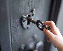 City Locksmith Store San Francisco, CA 415-878-7044 - 14-Unlock-Door